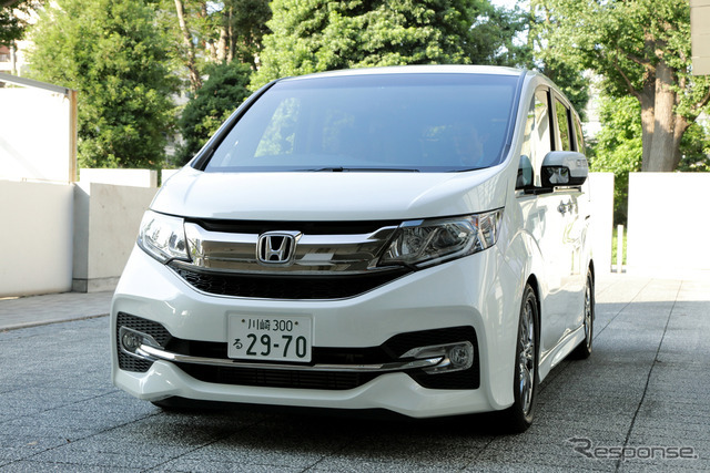 デモカーであるホンダ・ステップワゴン スパーダ