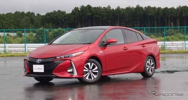 トヨタ プリウスPHV 新型