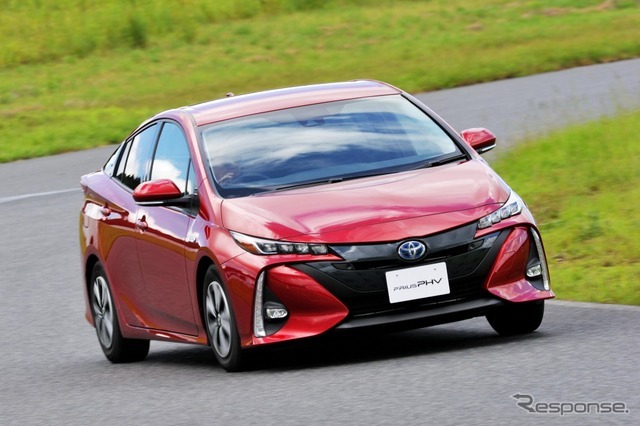 トヨタ プリウスPHV 新型