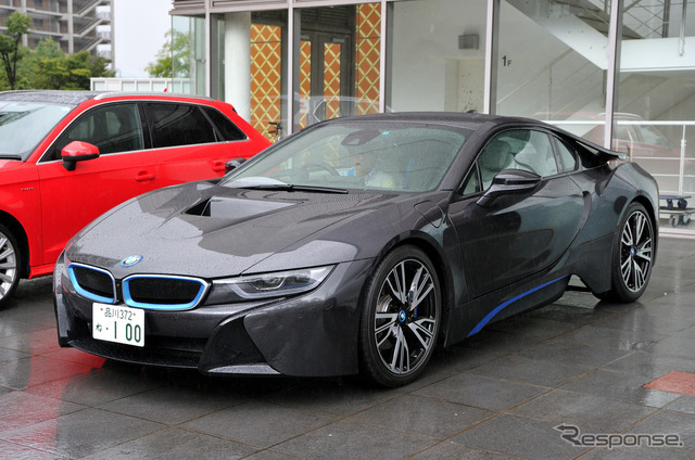 BMW i8