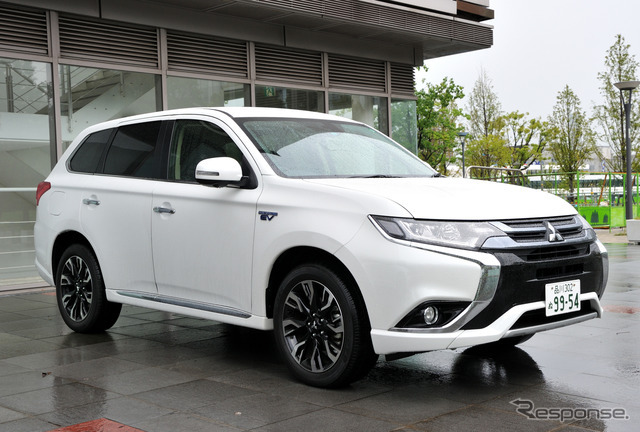 三菱 アウトランダーPHEV