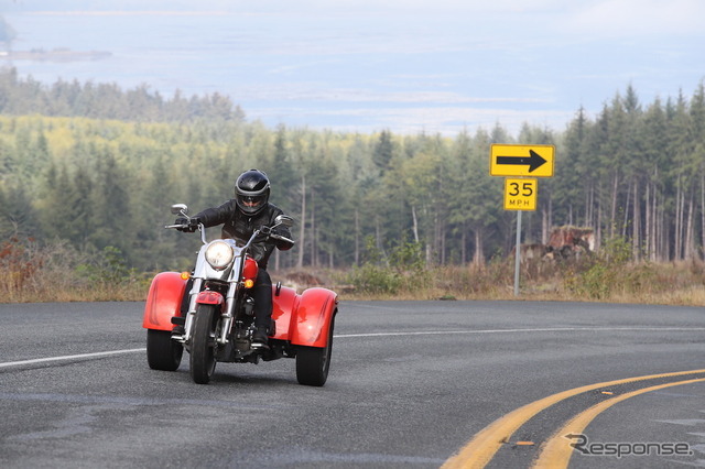 ストリップ仕様としたハーレーの新型トライク『FREE WHEELER（フリーウィーラー）』