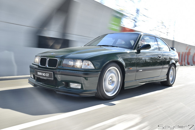 「M3 GT」（1995）「E36」をベースに登場、356台の限定車で、専用のフロント＆リアスポイラーを装着、ブリティッシュ・レーシング・グリーンカラーが印象的なモデルだ。3リットル直列6気筒DOHCエンジン最高馬力 295ps