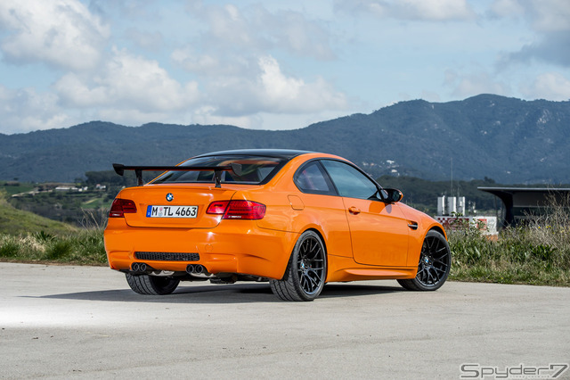 「M3 GTS」（2010）「E92型」をベース。排気量を4リットルに拡大、直6からV8へ変更されたエンジンはM3マニアに賛否両論を巻き起こし、ハイパワーと引換に失ったものとは？M3にとって直6とは？　M3の未来を不安視する声も。4リットルV型8気筒最高馬力 420ps