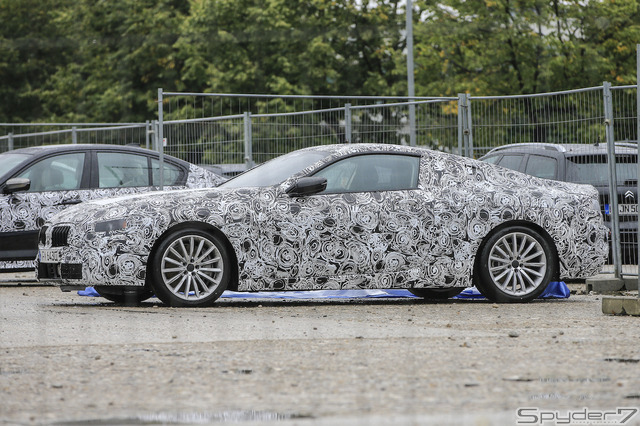 BMW 8シリーズ　スクープ写真