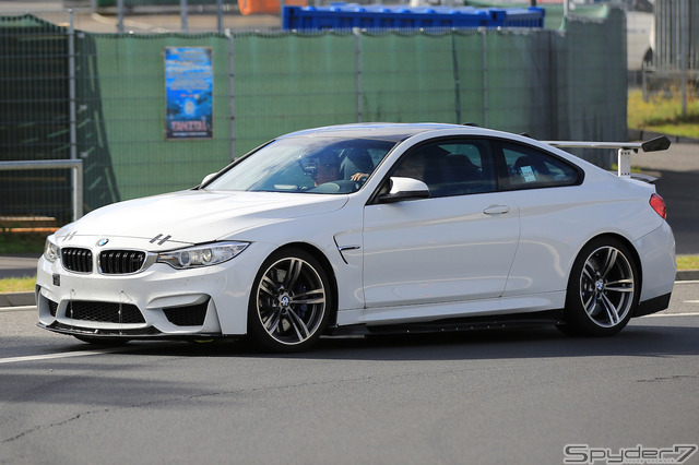 BMW M4 GT4スクープ写真