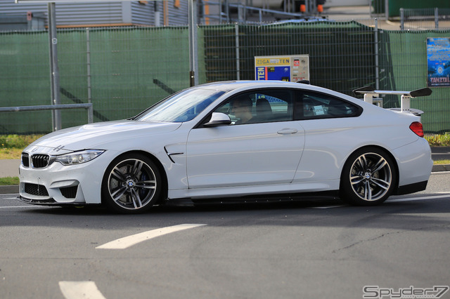 BMW M4 GT4スクープ写真