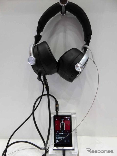 ハイレゾ音源で楽しめるFDSテクノロジー搭載ヘッドホン「ZH700FF」