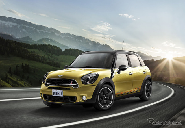 MINI クロスオーバー現行型のサンライト仕様