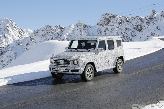 メルセデスゲレンデ次世代型、絶景の雪山を登った！