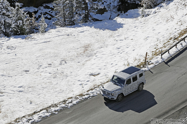 メルセデスゲレンデ次世代型、絶景の雪山を登った！