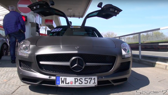 メルセデスベンツ　SLS AMG