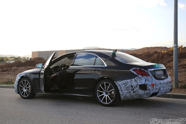メルセデス AMGS63 スクープ写真