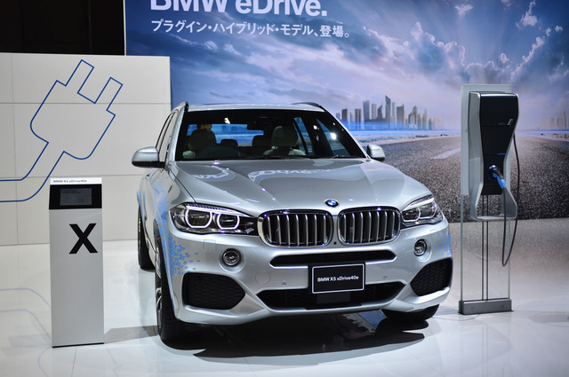 BMW X5 xDrive40e（東京モーターショー15）