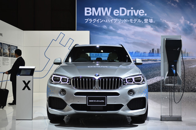 BMW X5 xDrive40e（東京モーターショー15）