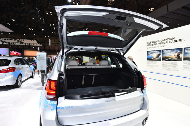 BMW X5 xDrive40e（東京モーターショー15）