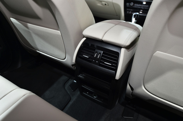 BMW X5 xDrive40e（東京モーターショー15）