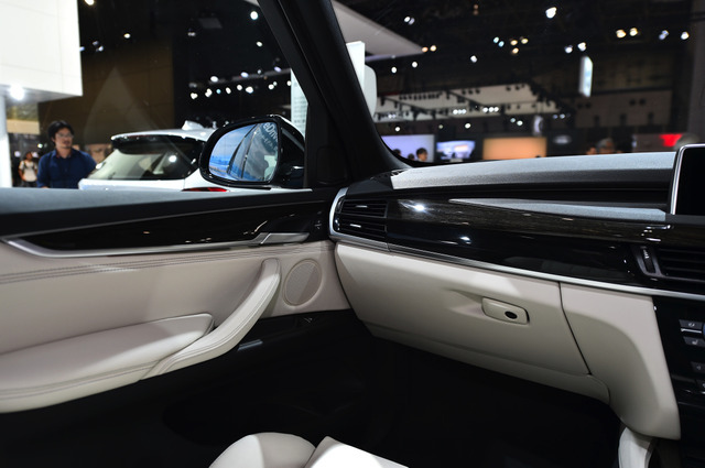 BMW X5 xDrive40e（東京モーターショー15）