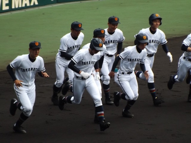 いざ試合へ、高松商