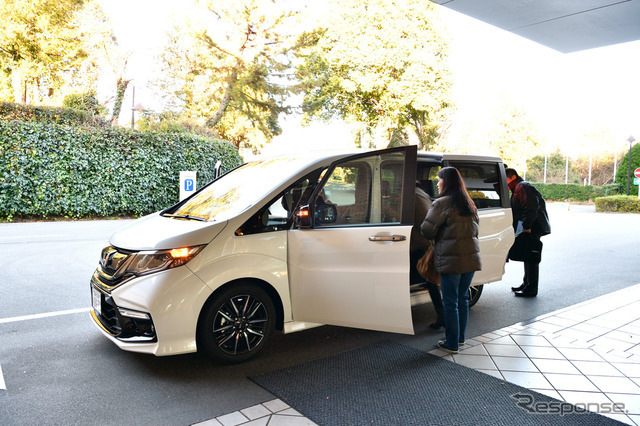 一般道路の試乗コースも用意。自由に走ってもらう