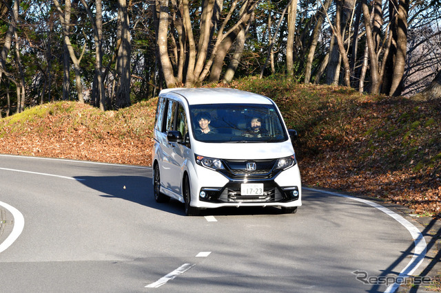 一般道路の試乗コースも用意。自由に走ってもらう