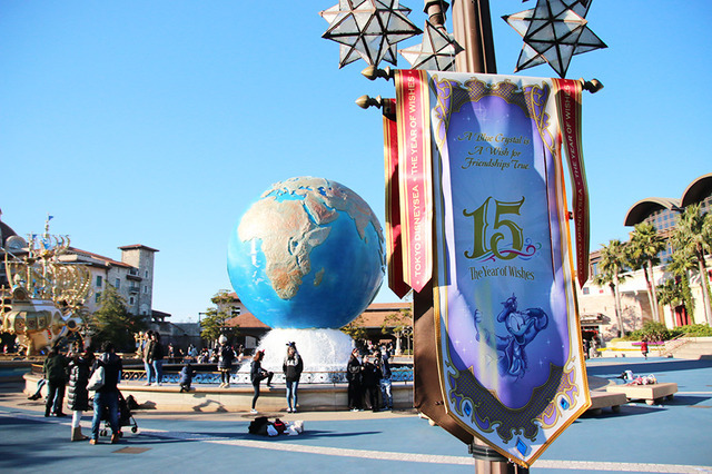 「東京ディズニーシー15周年“ザ・イヤー・オブ・ウィッシュ”」デコレーションがフィナーレ仕様に